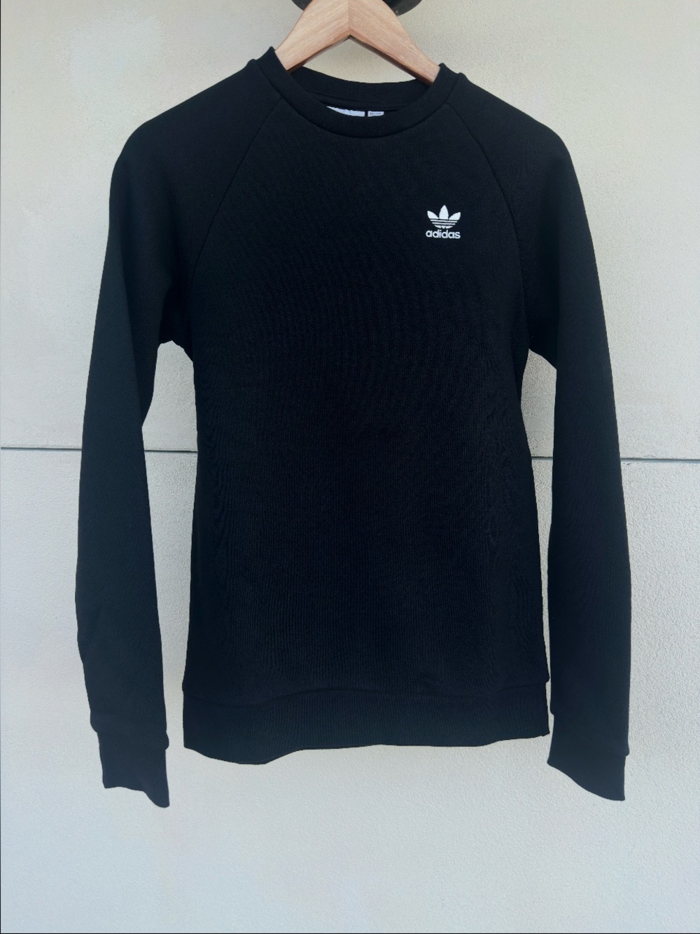 Brand new adidas Black Trefoil Crewneck xs unisex